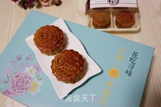 Cantonese-style Egg Yolk and Chestnut Paste Mooncakes recipe