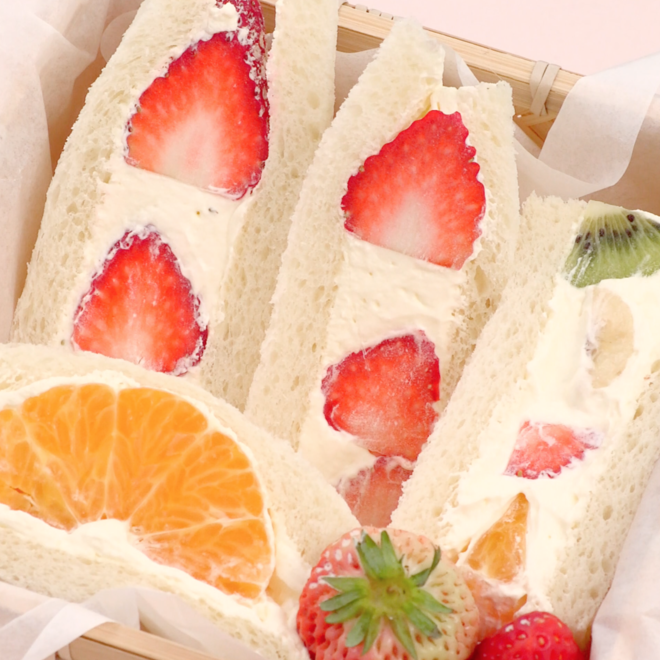 Creamy Fruit Sandwich recipe