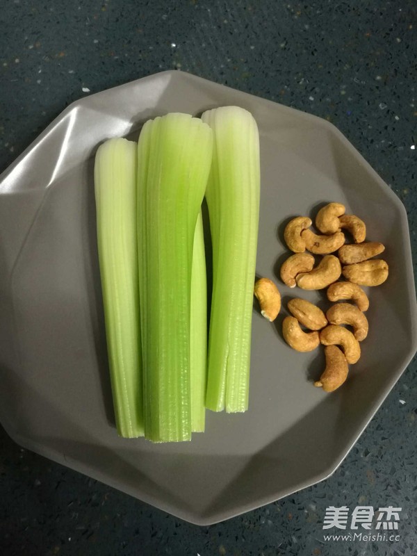 Celery and Cashew Nuts recipe