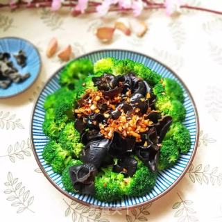 [shandong] Garlic and Broccoli with Fungus recipe
