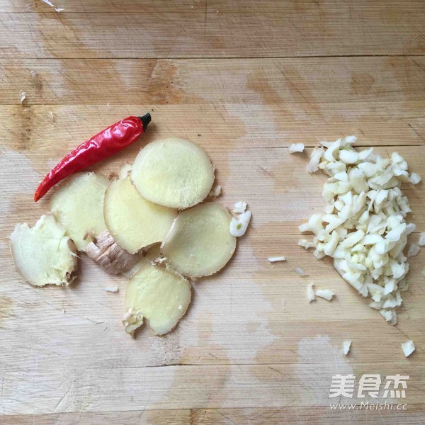 Fermented Bean Curd and Peanut Braised Trotters recipe