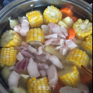 Corn Stewed Pork Soup recipe