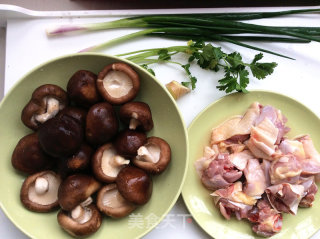 Simple and Easy to Make Delicious Mushroom Chicken Soup recipe