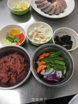 Stir-fried Beef with Onion, Fungus, Green Pepper recipe