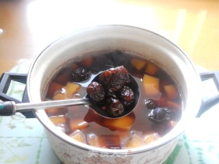 Sweet Soup with Papaya, Red Bean and Longan recipe