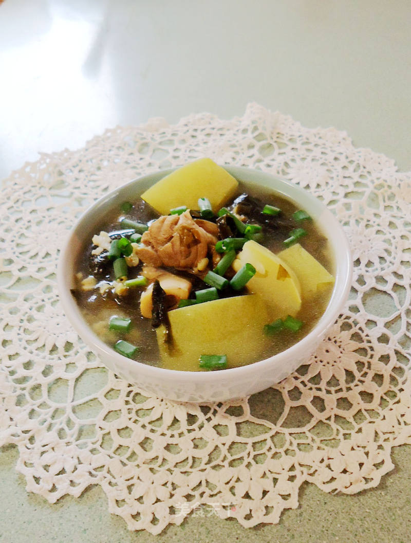 Seaweed, Winter Melon and Barley Soup recipe
