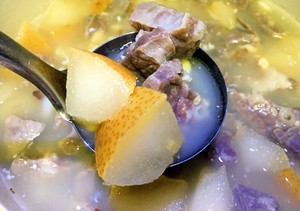 Soup for Relieving Cough, Moisturizing Lungs and Removing Dryness: Nanbei Apricot, Snow Pear and Lily Pig Lung Soup recipe