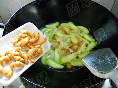 Twisted Loofah Vermicelli Soup recipe