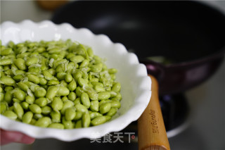 Crispy Beef Loofah Edamame recipe