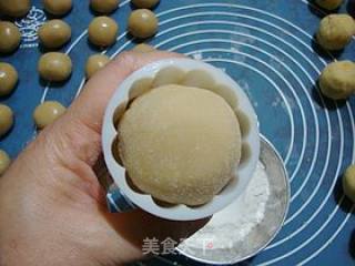 Full Moon Mid-autumn Festival----------[cantonese Strawberry Bean Paste Mooncakes] recipe