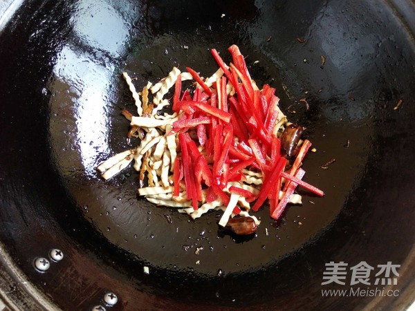 Red Pepper Dried Bean Curd Mixed with Bitter Chrysanthemum recipe