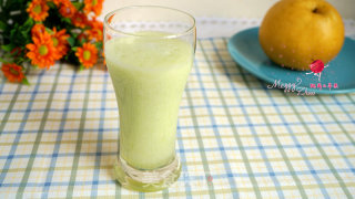 Golden Pear and Celery Juice for Clearing Intestines and Nourishing Lungs recipe