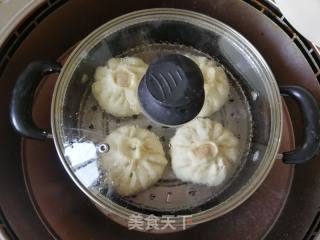 Spring Edible Shepherd's Purse Steamed Buns recipe