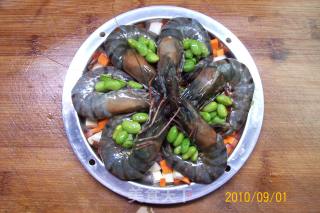 Edamame Three Ding Steamed Prawns, Curry Potatoes, Beef, Jujube, Blood Glutinous Eight Treasure Rice recipe