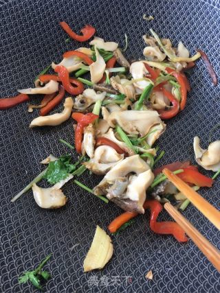 "noodles" Stir-fried Conch Slices Noodles recipe