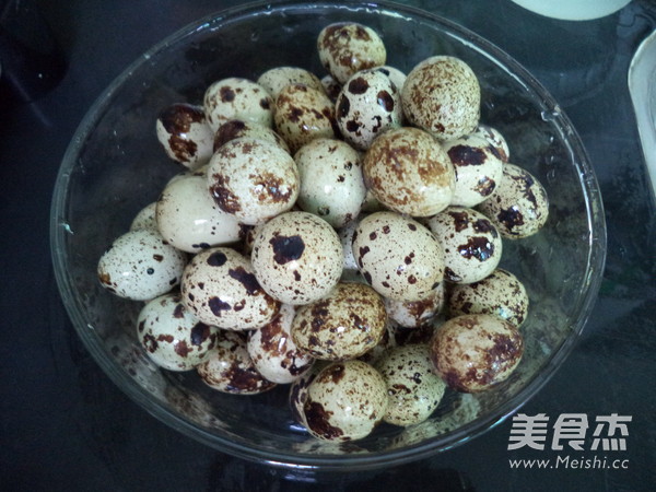 Marinated Quail Eggs recipe