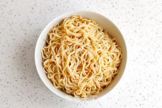 Children's Day Baby Meal: Fried Noodles with Cartoon Soy Sauce recipe