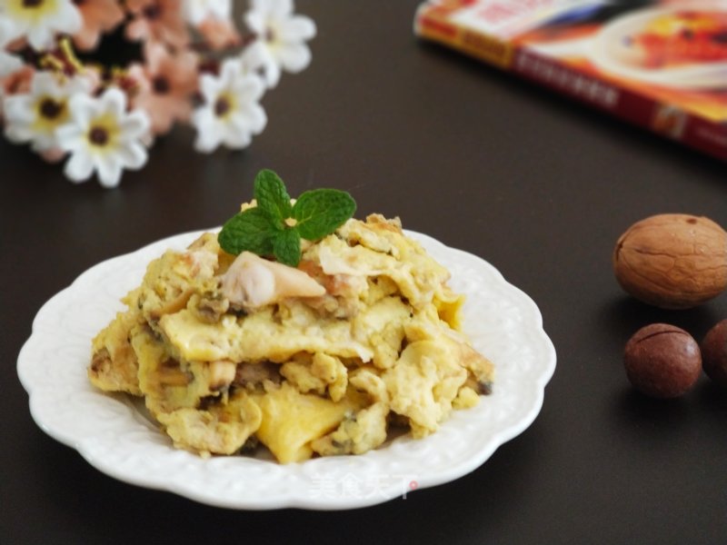 Scrambled Eggs with Mochi Clams recipe