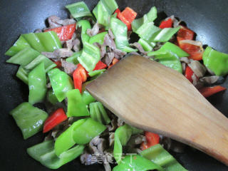 Stir-fried Chicken Gizzards with Green and Red Peppers recipe