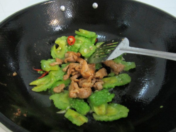 Stir-fried Pork with Bitter Gourd recipe