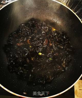 Celery Stir-fried Fungus recipe