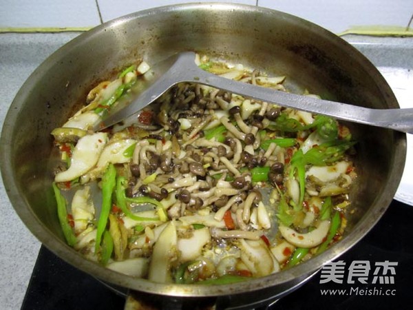 Fried Abalone with Crab Mushroom recipe