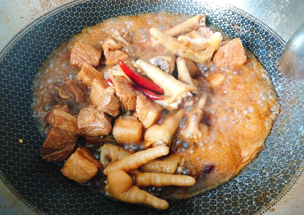 Spicy Chicken Feet Braised Pork recipe