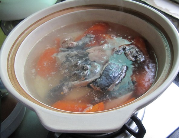 Fresh Yam and Bamboo Silk Chicken in Clay Pot recipe