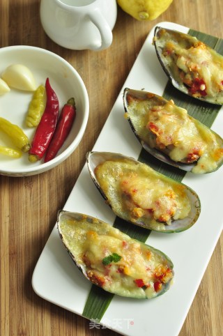 Baked Mussels with Pickled Pepper and Cheese recipe