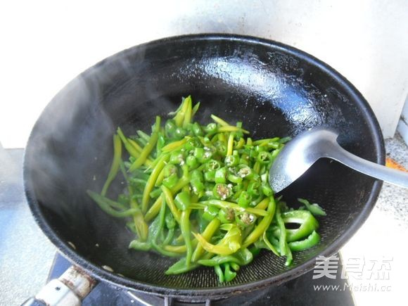 Spicy Stir-fried Daylily recipe