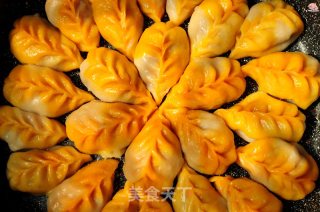 #信之美# Fried Dumplings with Carrots and Willow Leaves recipe