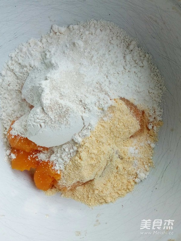 Pumpkin Multigrain Noodle Pralines recipe
