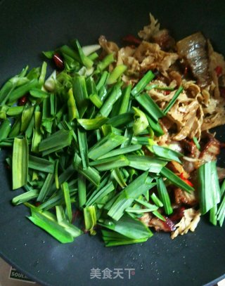 Stir-fried Bacon with Dried Bamboo Shoots recipe