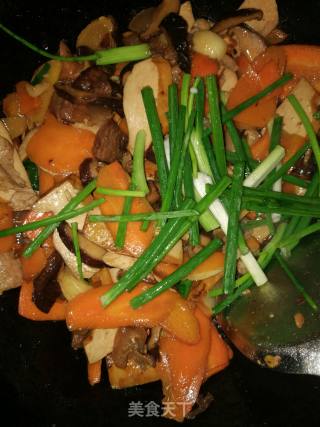 Stir-fried Carrots and Shiitake Mushrooms recipe