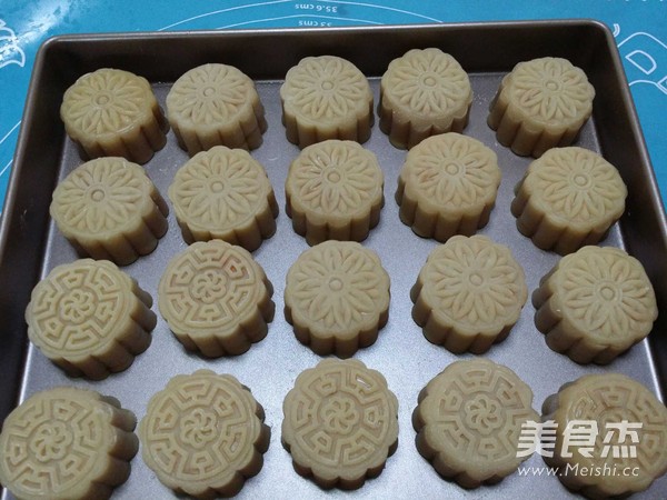 Mooncake with Lotus Seed Paste with Xylitol recipe