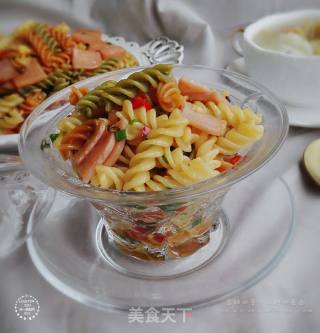 Stir-fried Pasta with Spicy Carrots and Ham recipe