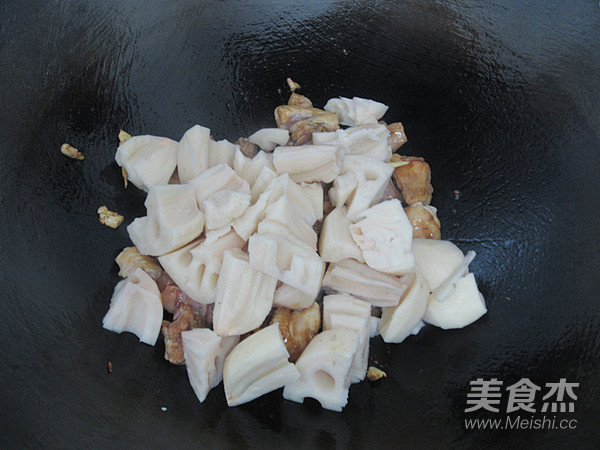 Stewed Chicken with Lotus Root recipe