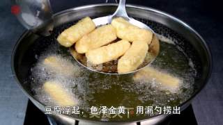 More Delicious Than Meat [river Prawn Tofu in Clay Pot] recipe