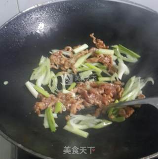 Spring Rolls Stuffed with Parsley and Pork recipe