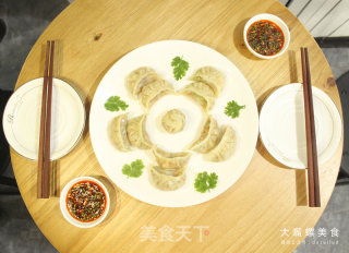 Local Tyrants Show Off Their Wealth to A New Height: Who Dares to Face The Sour Bamboo Shoots and Spicy Dumplings? recipe