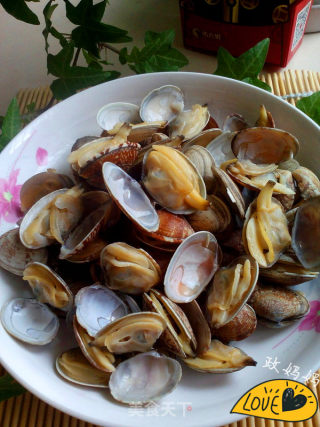 Steamed Clams in Raw Sauce recipe