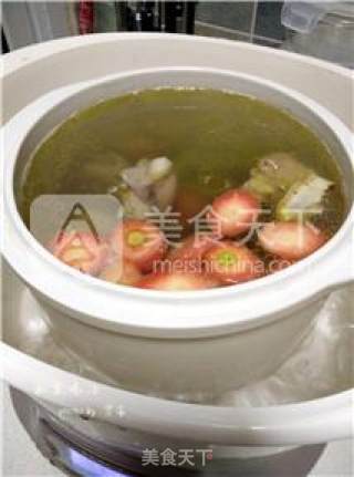 【invigorating Qi and Nourishing Blood】chestnut Chicken Soup recipe