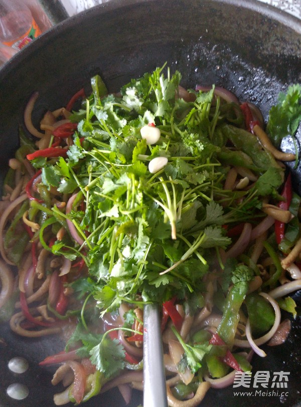 Stir-fried Duck Intestines with Seasonal Vegetables recipe