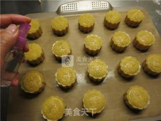 #新良第一节婚纱大赛# Mooncakes with Coconut and Cranberry Filling recipe