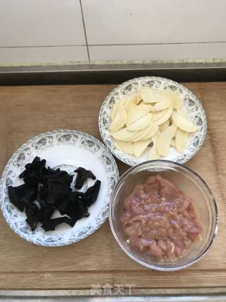 Stir-fried Pork with Winter Bamboo Shoots recipe