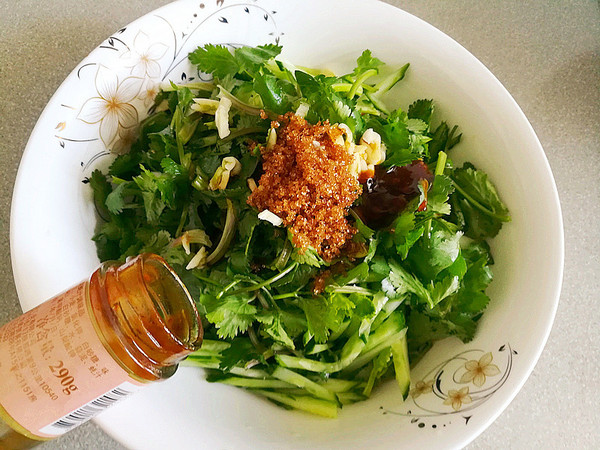 Cucumber Mixed with Coriander recipe