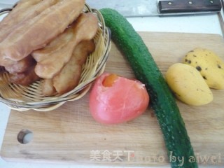 Fruit and Vegetable Salad with Fritters recipe