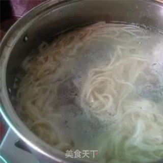 Noodles with Shrimp and Vegetable Spicy Sauce recipe