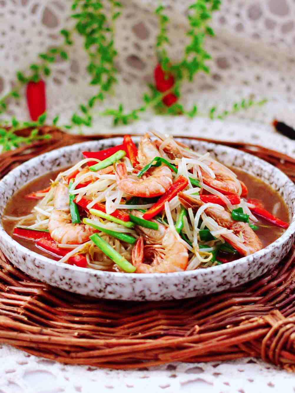 Stir-fried Red Shrimp with Mung Bean Sprouts