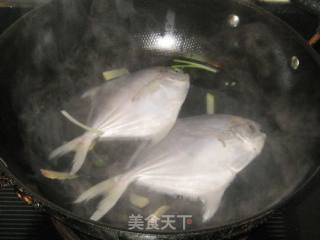 Garlic Boiled Pomfret recipe